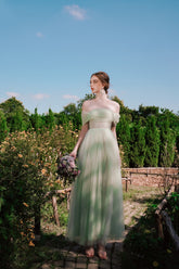 Robe longue en tulle à manches bouffantes et col Bardot Katrina